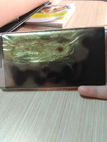 Spalony S7 Edge, źródło: reddit, imgur.