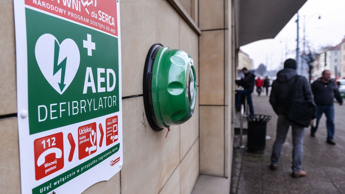 Defibrylator. Zdjęcie ilustracyjne