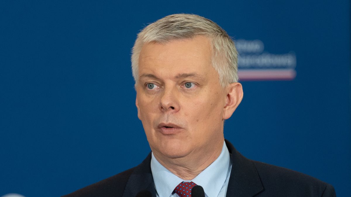 WARSAW, POLAND - 2024/07/17: Minister of Internal Affairs and Administration Tomasz Siemoniak speaks during a press conference. A joint press conference was held at the headquarters of the Ministry of National Defense to summarize activities to strengthen the eastern border of the Republic of Poland. with the participation of Deputy Prime Minister and Minister of National Defense Wladyslaw Kosiniak-Kamysz, Minister of Interior and Administration, coordinator of special services Tomasz Siemoniak, Deputy Minister Cezary Tomczyk and Deputy Minister Czeslaw Mroczek. (Photo by Marek Antoni Iwanczuk/SOPA Images/LightRocket via Getty Images)
