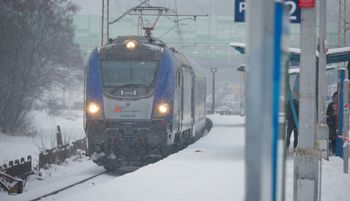 Utknęli pod Warszawą. W pociągu 205 osób