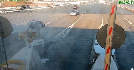 Przerażające nagranie z A1. Chciał wyprzedzić przed bramkami