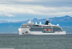 Potężna fala uderzyła w wycieczkowiec. Jedna osoba zginęła