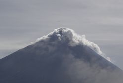 Erupcja wulkanu Mayon. Tysiące ewakuowanych, a turyści robią zdjęcia
