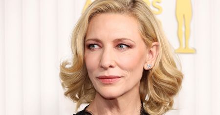 Cate Blanchett przerobiła starą sukienkę. W obcisłej koronce pojawiła się na gali SAG