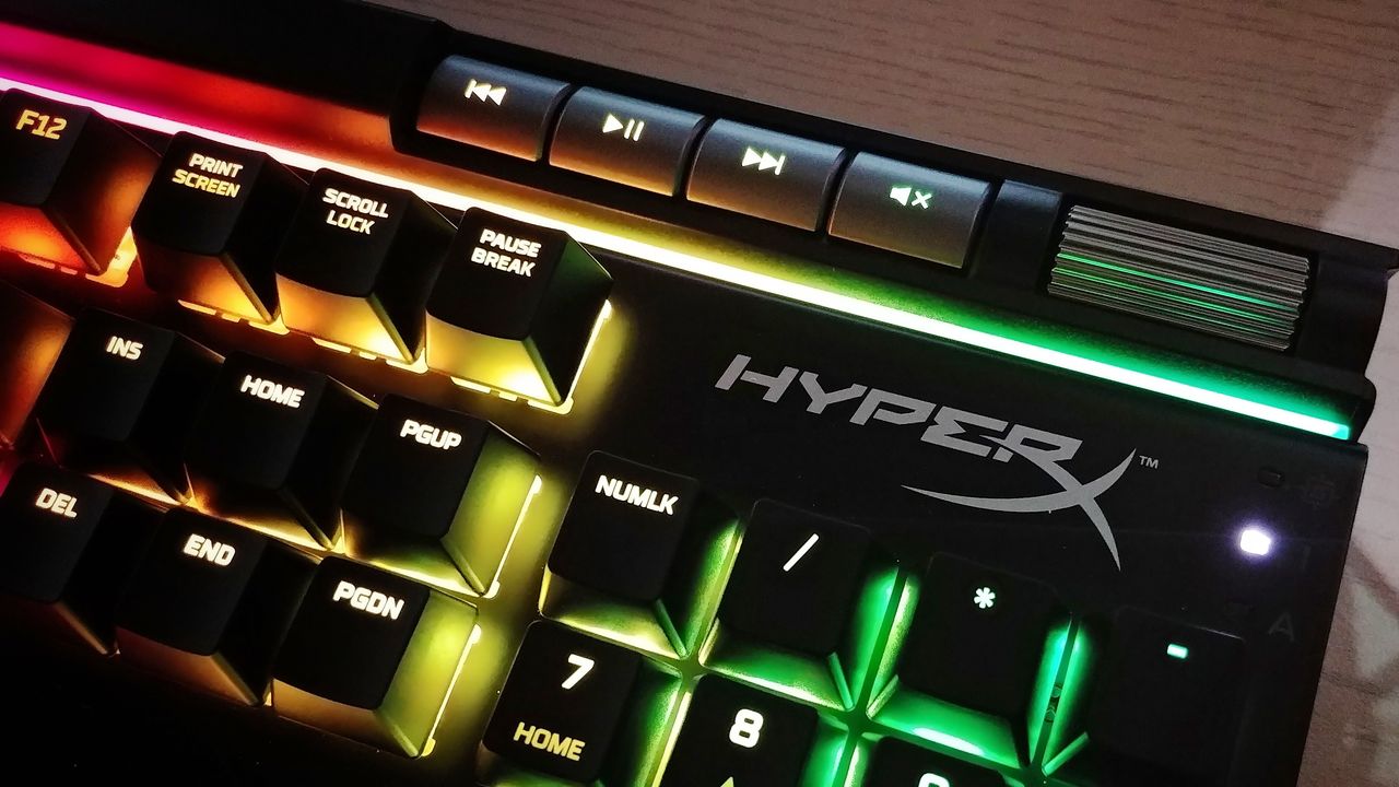 Alloy Elite RGB – jedna z dobrze znanych klawiatur HyperX.