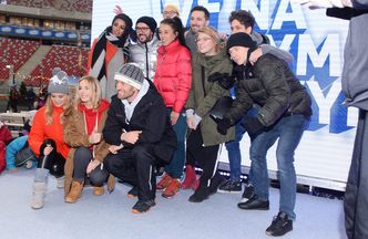 Zmarznięte celebrytki otwierają lodowisko na stadionie: Jędrzejczyk, Włodarczyk, Wierzbicka… (ZDJĘCIA)