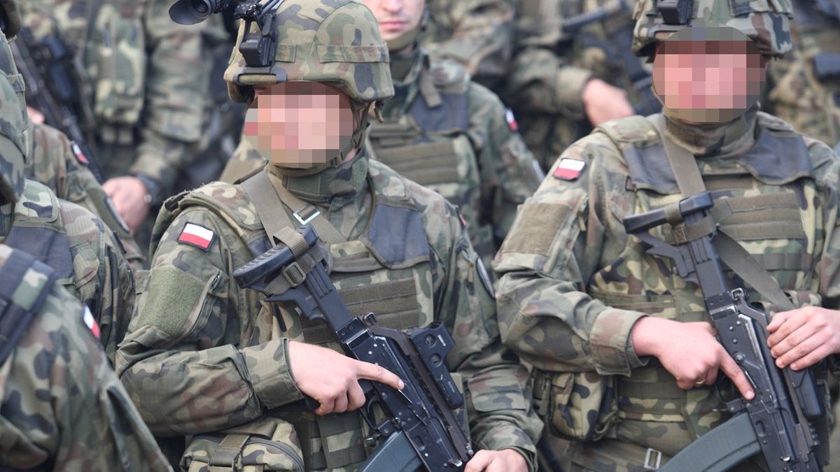 Wojskowi, policjanci i służby dostaną po kieszeni 