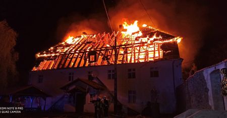 Polkowice. Spłonęła zabytkowa plebania. Ksiądz w szpitalu