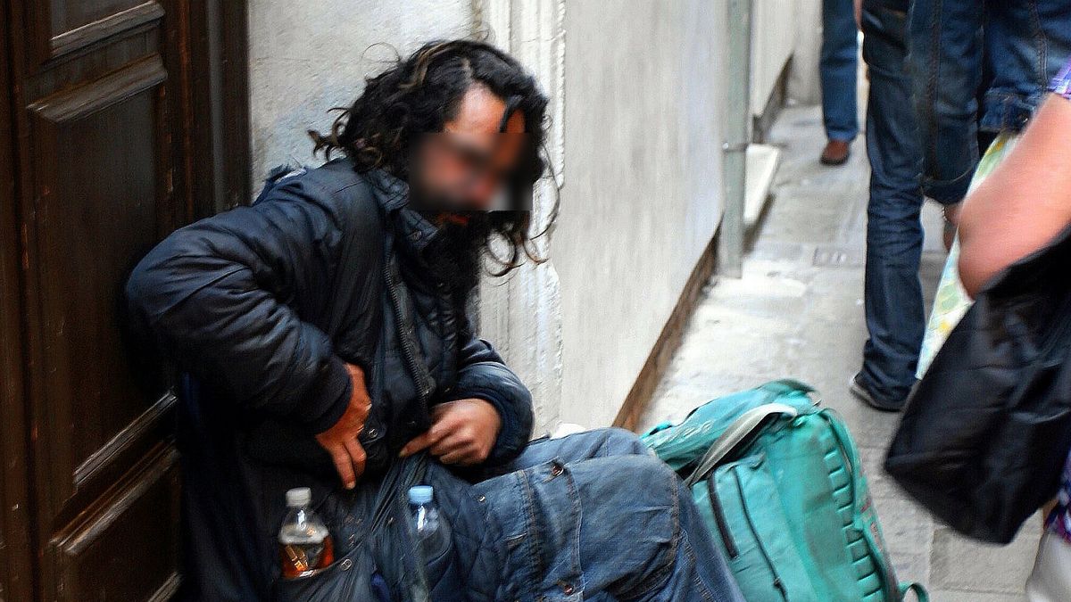 Bezdomny na ulicy Wenecji (zdjęcie ilustracyjne)