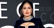 55-letnia Salma Hayek w widowiskowej sukni Gucci z okazałym dekoltem paraduje na nowojorskiej premierze (ZDJĘCIA)