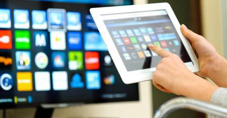 Każdy telewizor może być smart – najciekawsze przystawki smart TV