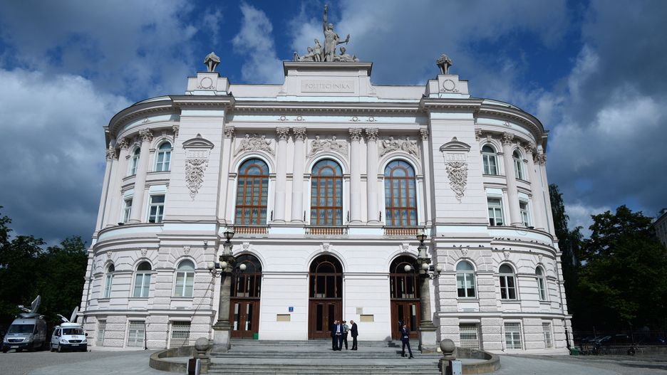 Warszawa. Wyciekły dane studentów i pracowników Politechniki Warszawskiej