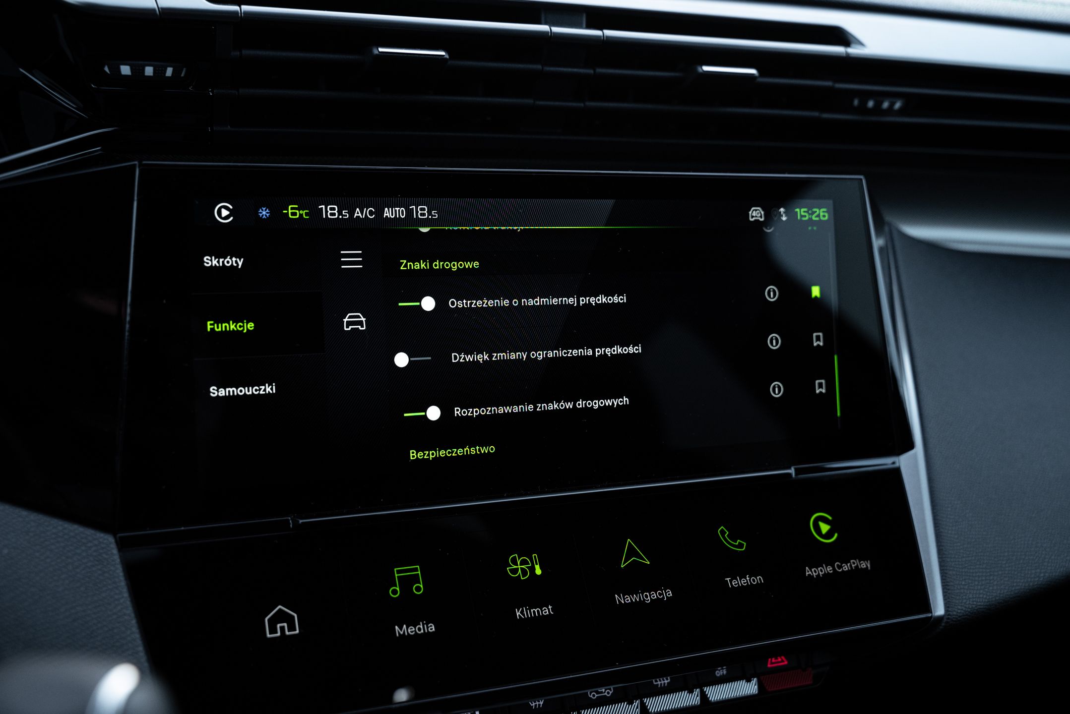 Peugeot 408 Hybrid 145