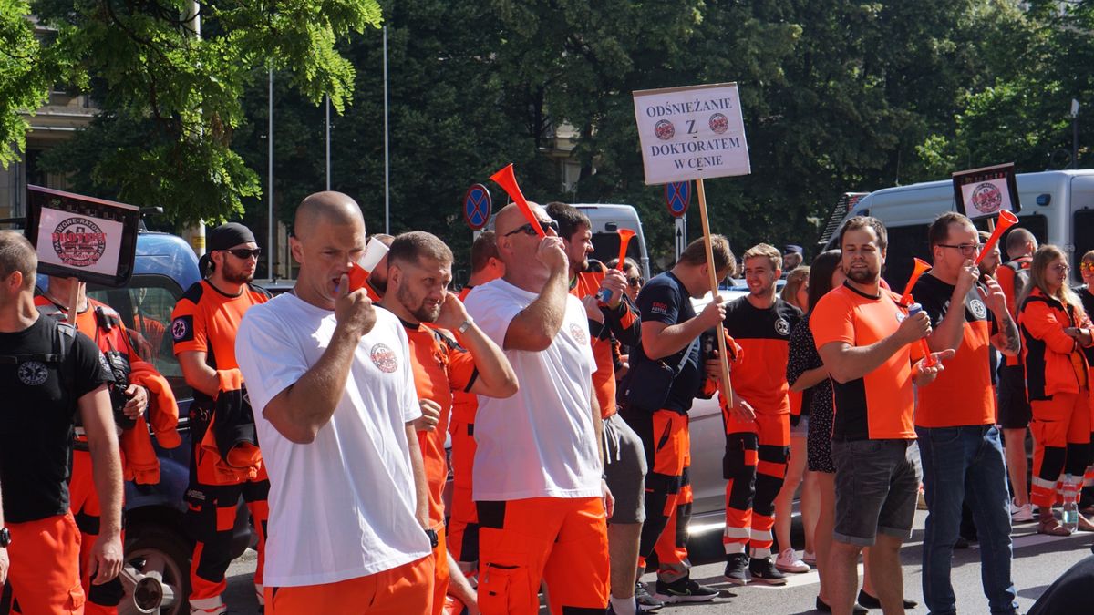 Protest ratowników medycznych w Katowicach 