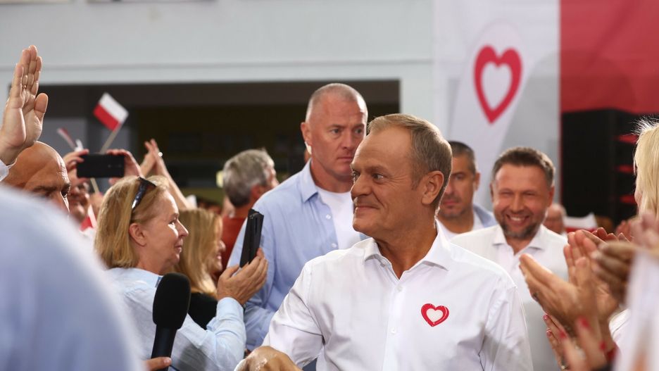 Donald Tusk w P?ocku07.10.2023 Plock Spotkanie przewodniczacego Platformy Obywatelskiej Donalda Tuska z mieszkancami Plocka w ramach kampanii wyborczej 
Fot. Andrzej Iwanczuk/REPORTER 
n/z: Donald TuskAndrzej Iwanczuk/REPORTER