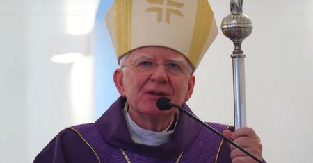 Abp Jędraszewski świętuje rocznicę. Ks. Isakowicz-Zaleski pokazał e-mail od kurii
