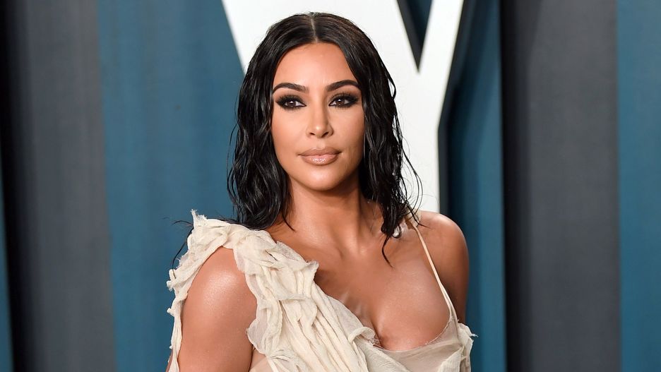 Kim Kardashian nawet w dresie wygląda jak milion dolarów