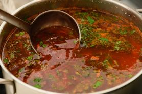 Najzdrowsza wiosenna zupa. Antynowotworowa moc i broń w walce z wysokim cholesterolem