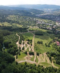 Turyści pokochali to niezwykłe miejsce. Ogród Żywiołów kusi i zmusza do myślenia