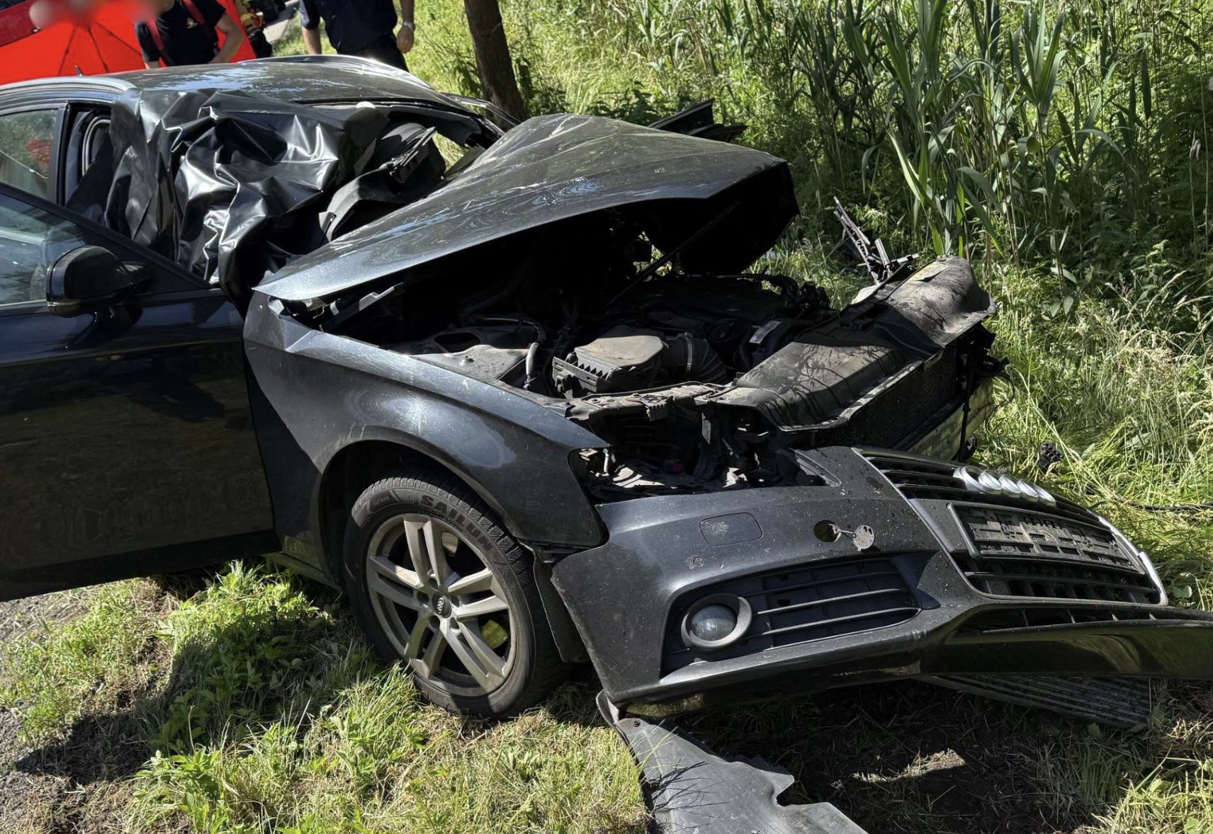 Czołowe zderzenie Toyoty z Audi w powiecie tarnogórskim — 2 osoby nie żyją