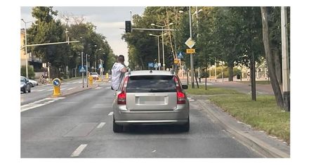 Kierowca założył się z koleżankami. Wygrał napój i stracił prawo jazdy [NAGRANIE]