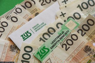 ZUS ruszył z przelewami. Ci emeryci dostaną pieniądze przed świętami