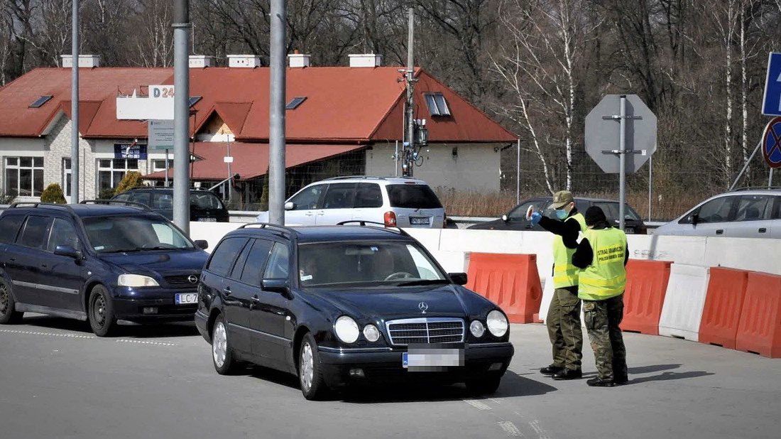 Nowe obostrzenia. Mobilne posterunki straży granicznej na granicy. Jak uniknąć kwarantanny?