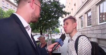 Protestujący nagrali prowokację. Oburzony rozmówca "Wiadomości" to aktor