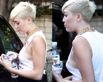 Miley Cyrus też pokazuje piersi...