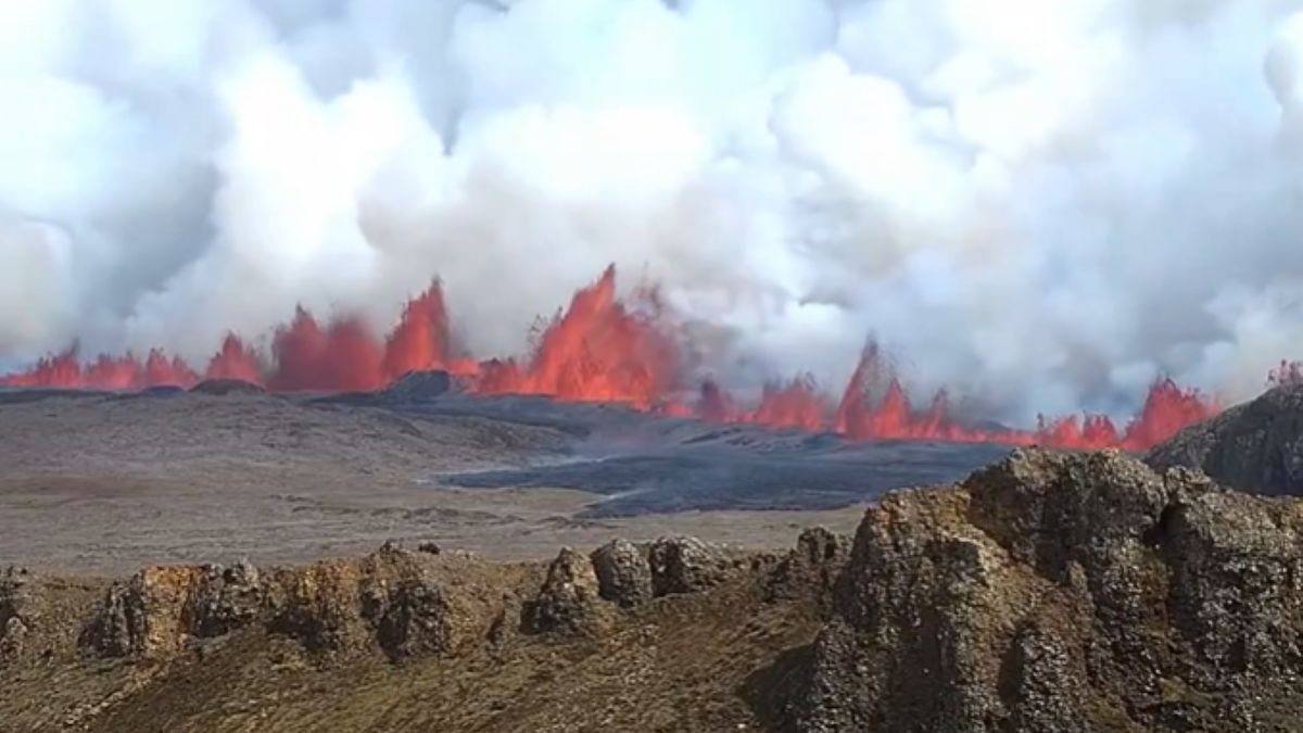 Islandzki wulkan znów o sobie przypomniał. Grindavikowi grozi odcięcie od świata. 