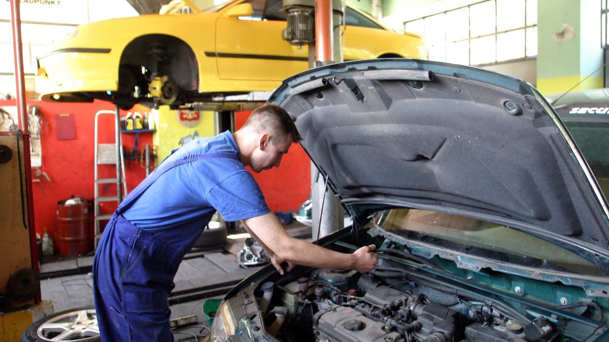 W warsztacie samochodowym zwykle zostawiamy kilkaset złotych, ale gdy trzeba zrobić większy serwis auta, rachunek może opiewać na kilka tysięcy.