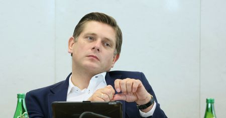 Poseł PiS uderzył w Grodzkiego na antenie TVP. "Potrafi zeszmacić wszystko"