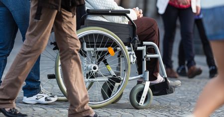 Świadczenie dla osób niepełnosprawnych 2025. Kto może otrzymać wsparcie i na jaką kwotę?