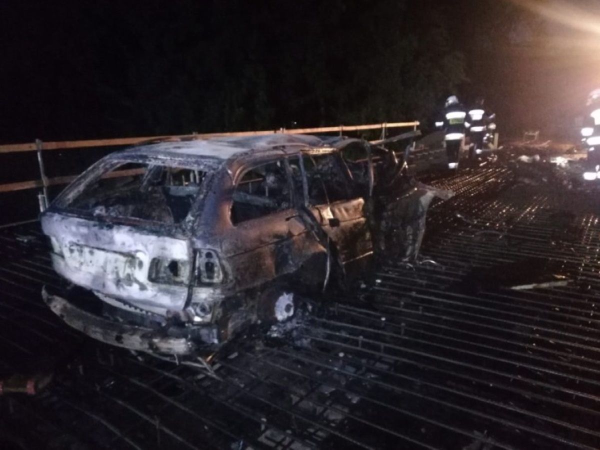Uderzenie było tak silne, że BMW zaczęło się palić