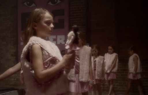 GoldieBox walczy ze stereotypem Barbie w reklamie à la „1984” Apple’a (wiedeo)