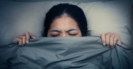 Pandemia koronawirusa powoduje niezwykłe sny. Badacze wyjaśniają, dlaczego
