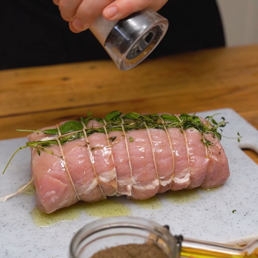 It's time to enrich the taste of pork loin with spices.