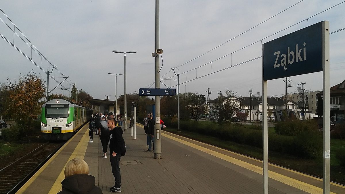 Stacja kolejowa w Ząbkach