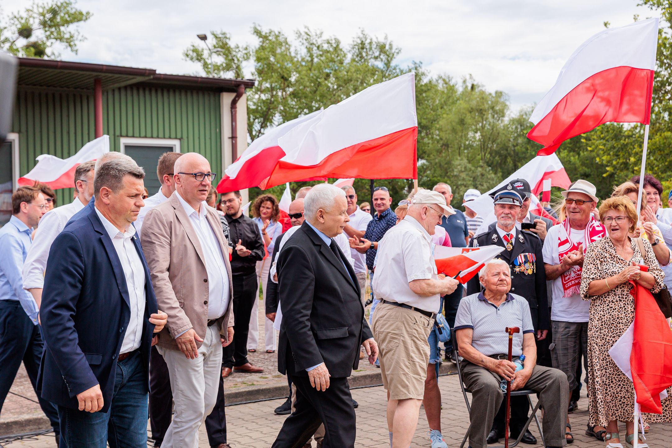 Doszło do przepychanek pomiędzy zwolennikami i przeciwnikami PiS w trakcie konferencji prasowej prezesa ugrupowania Jarosława Kaczyńskiego na polsko-niemieckim przejściu granicznym Rosówek-Rosow