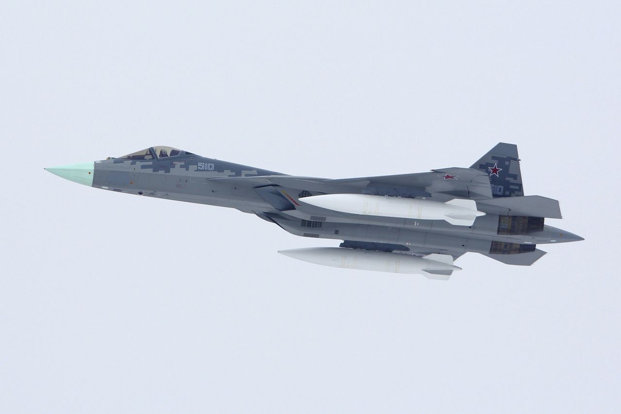 Nowoczesne myśliwce nad Ukrainą. Rosja sięgnęła po Su-57