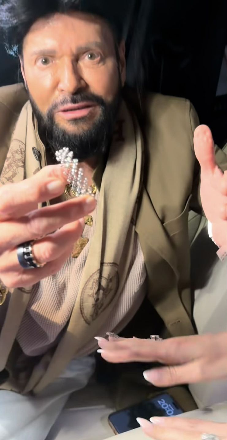 Krzysztof Rutkowski sprezentował żonie biżuterię