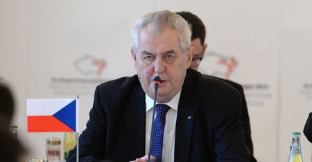 Prezydent Czech trafił do szpitala. Jaki jest stan zdrowia Milosza Zemana?
