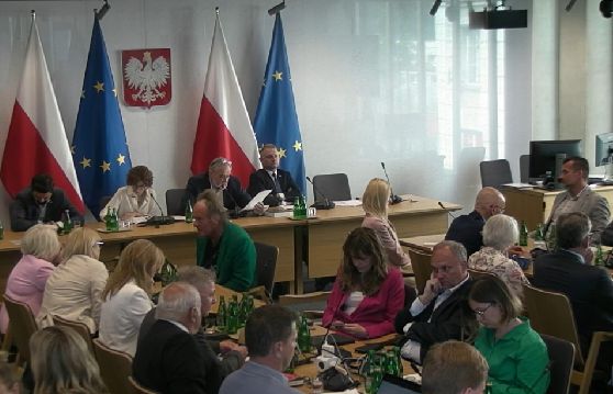 Gorący spór w Sejmie o tantiemy. Jak posłowie zmienią prawo autorskie?