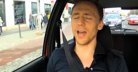 Loki śpiewa "Stand By Me"! Uroczy?