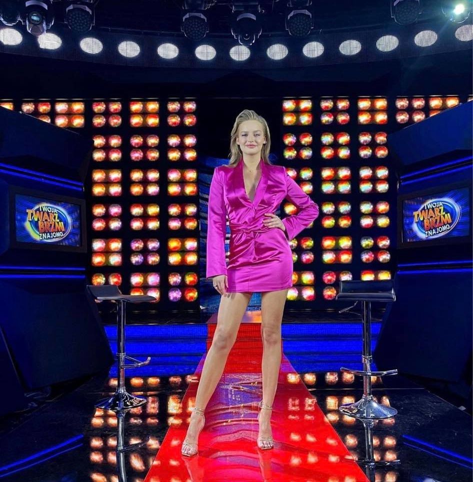 Karolina Pisarek na planie "Twoja twarz brzmi znajomo"