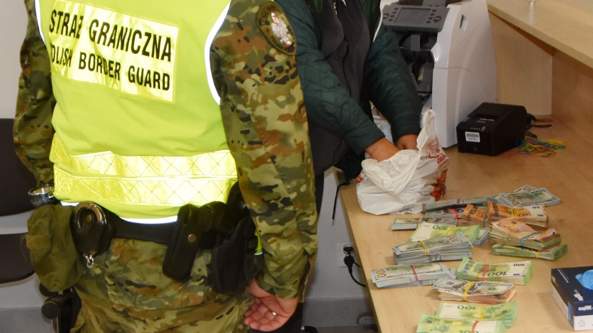 Ponad milion złotych w bagażu