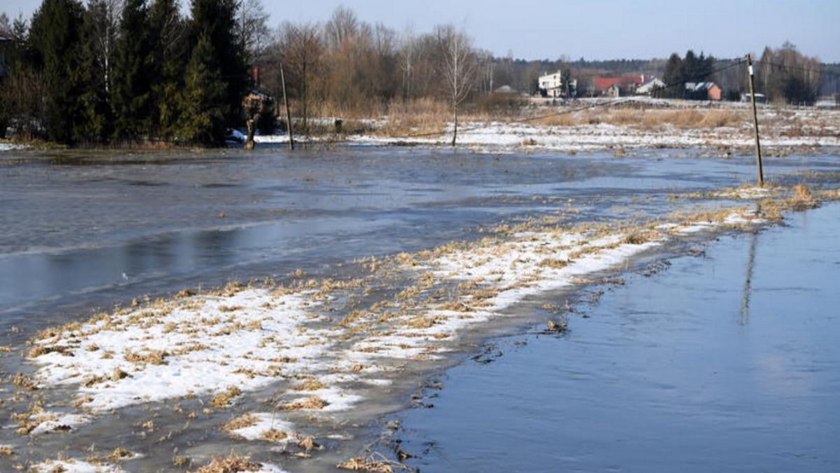 Powodzie i rozpuszczony lód - efekty globalnego ocieplenia klimatu