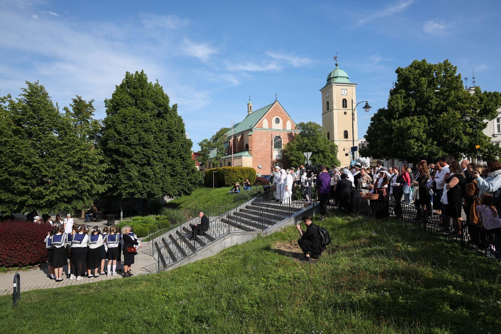 Wydarzenie przybrało formę procesji, w której widzowie przemieszczali się między kolejnymi punktami inscenizacji.