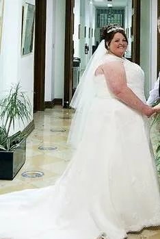 Była uzależniona od jedzenia czipsów. Dzięki nowej diecie schudła 60 kilogramów. Pokazała efekty metamorfozy (FOTO)