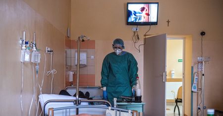 Pojawia się nawet dwa lata po ozdrowieniu z COVID-19. Nowe badania